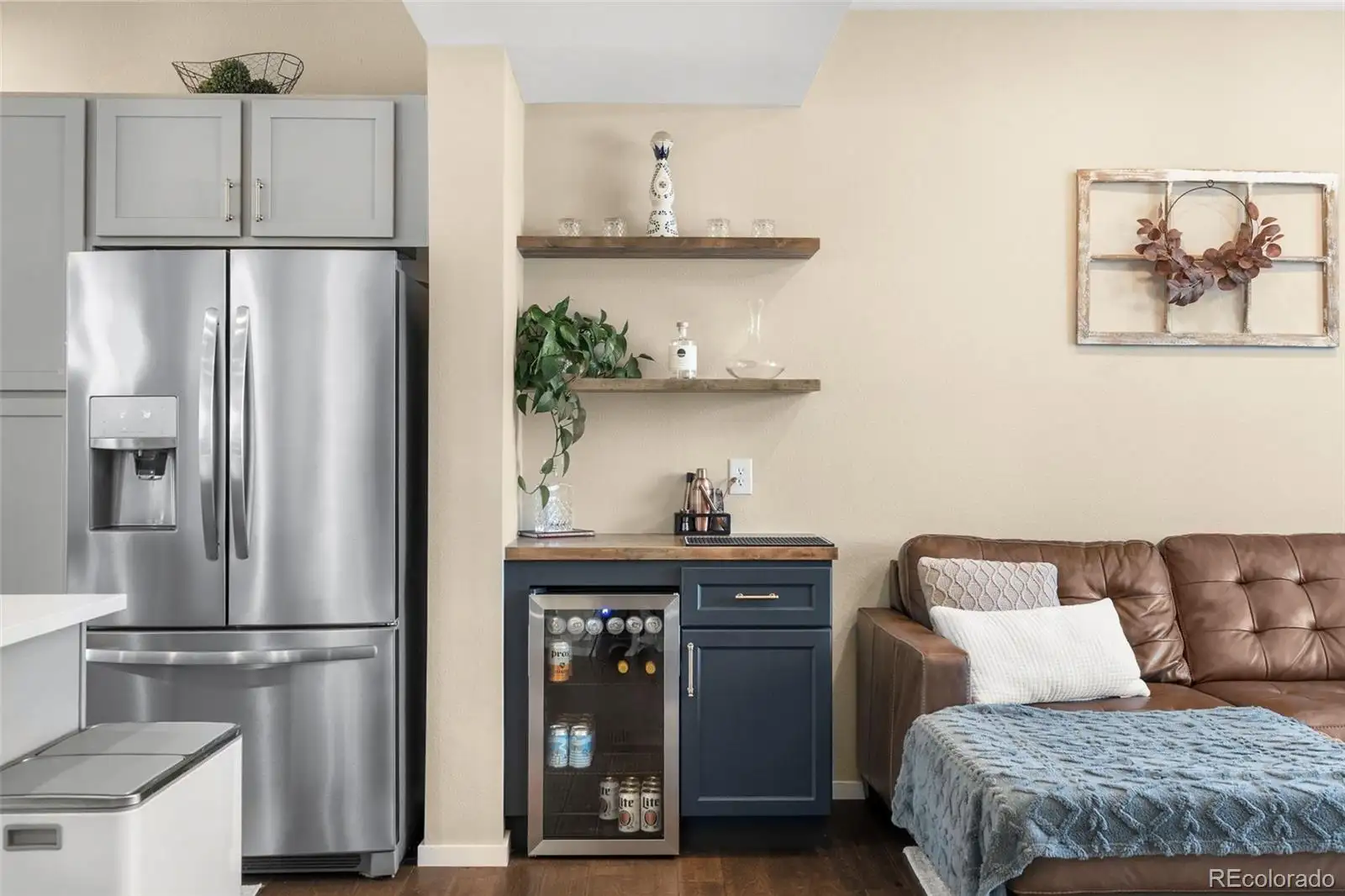 Kitchen and beverage station